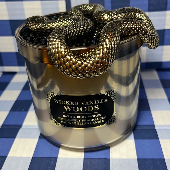 RARE Bath & Body Works Wicked Vanilla Woods 3-Wick Candle with Glass& Snake Lid - Picture 2 of 9